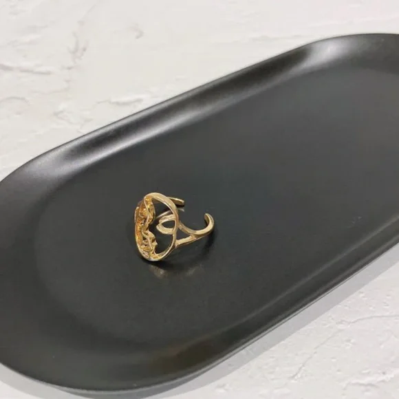 n e w | gold line art ring | fem ring ✨ - Picture 4 of 8